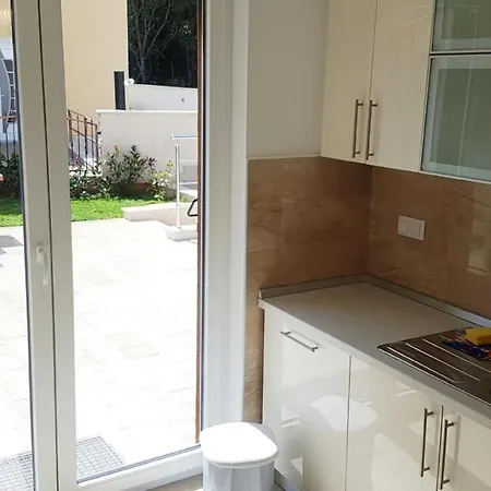 In Mit Privatem Pool By Interhome Holiday home Banjole