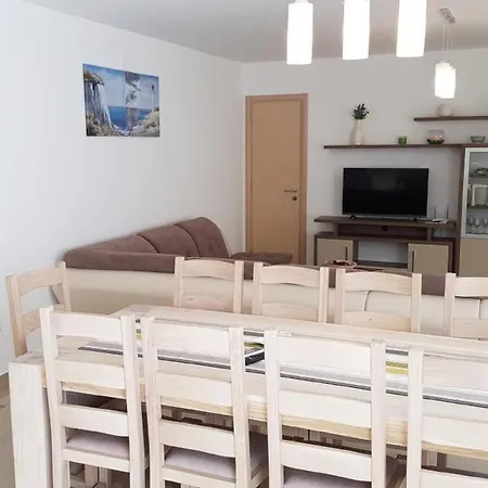 In Mit Privatem Pool By Interhome * Banjole